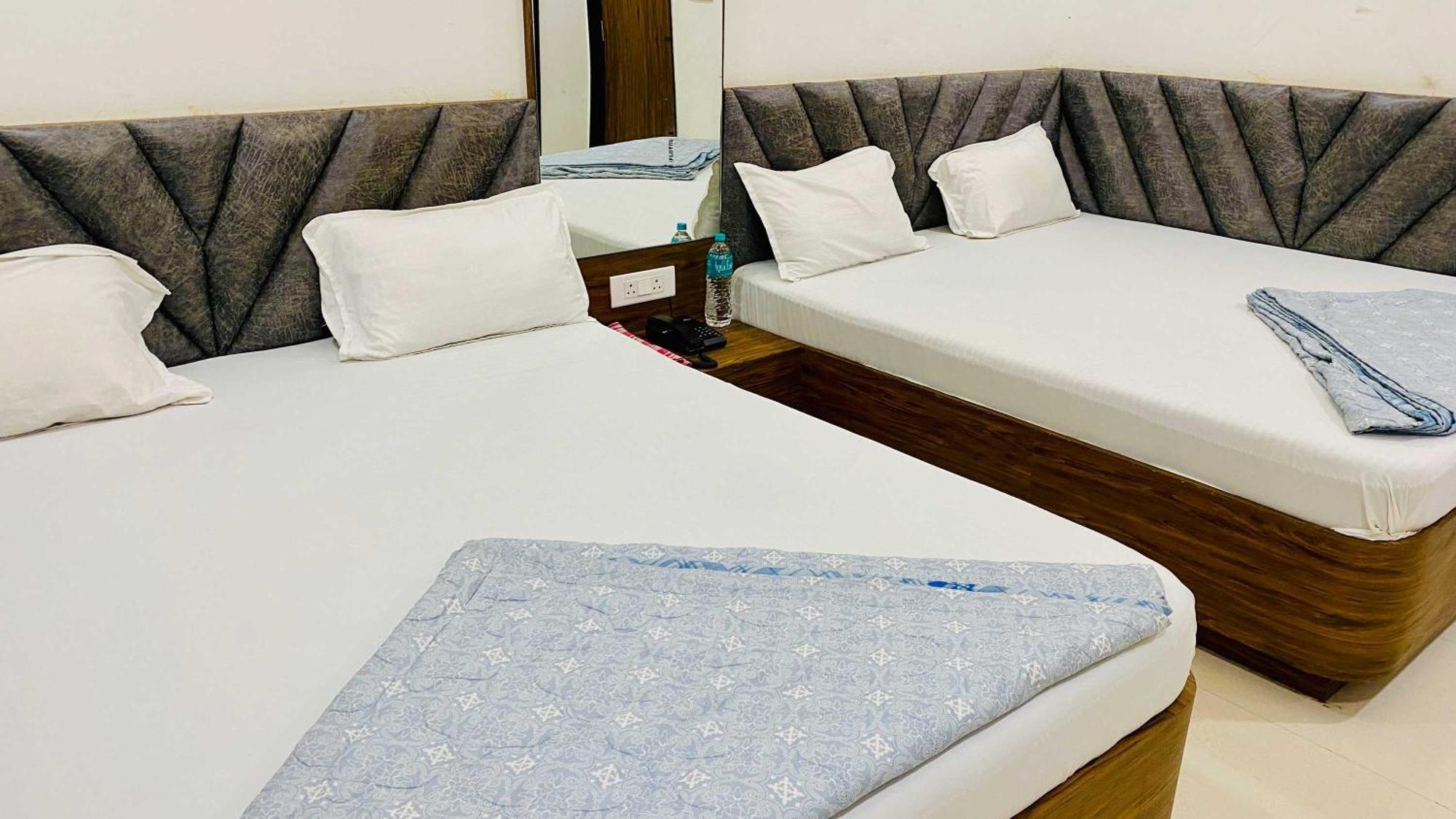 Hotel Gayatri Palace Godarpura Luaran gambar