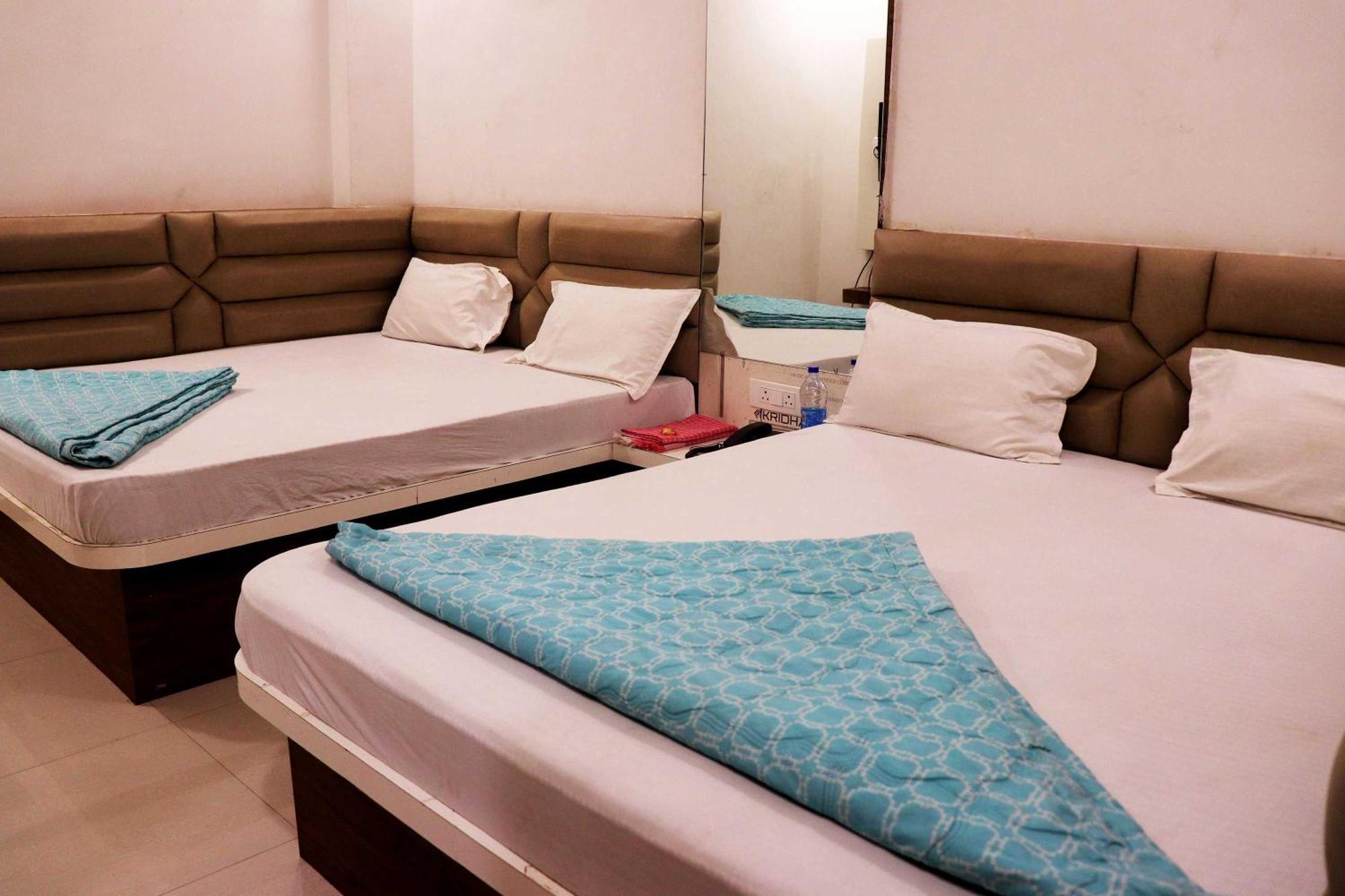 Hotel Gayatri Palace Godarpura Luaran gambar