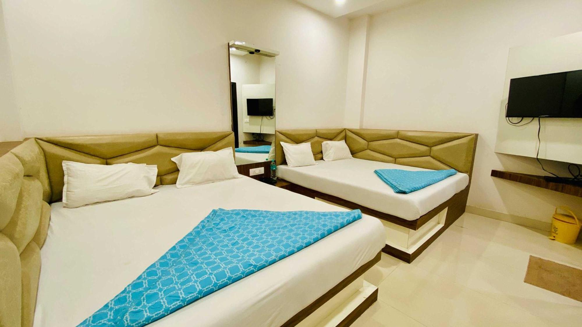 Hotel Gayatri Palace Godarpura Luaran gambar