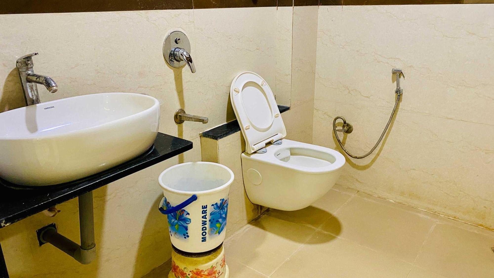 Hotel Gayatri Palace Godarpura Luaran gambar