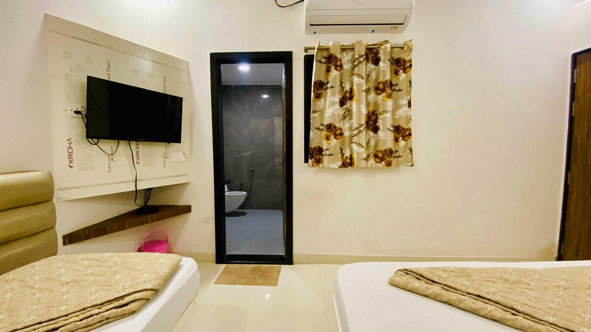Hotel Gayatri Palace Godarpura Luaran gambar