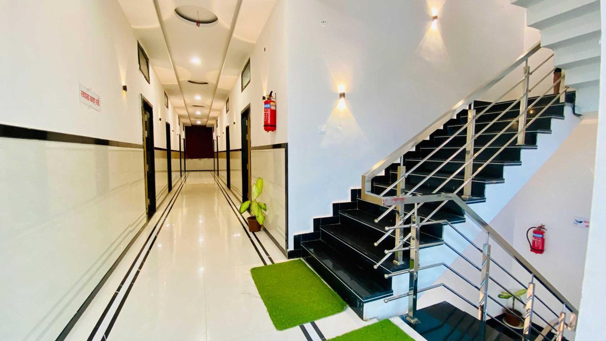 Hotel Gayatri Palace Godarpura Luaran gambar